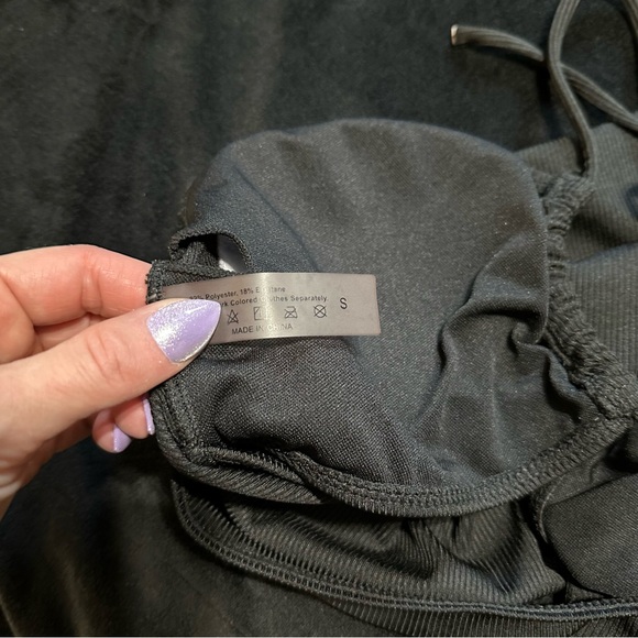 Black Swimsuit, SM - Picture 3 of 5